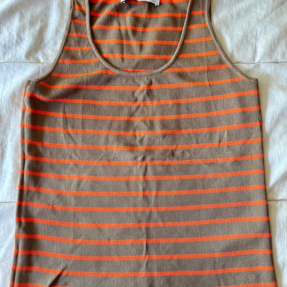 NWOT ! Sleeveless stripped top - Picture 1 of 7